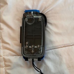 Water shot camera housing